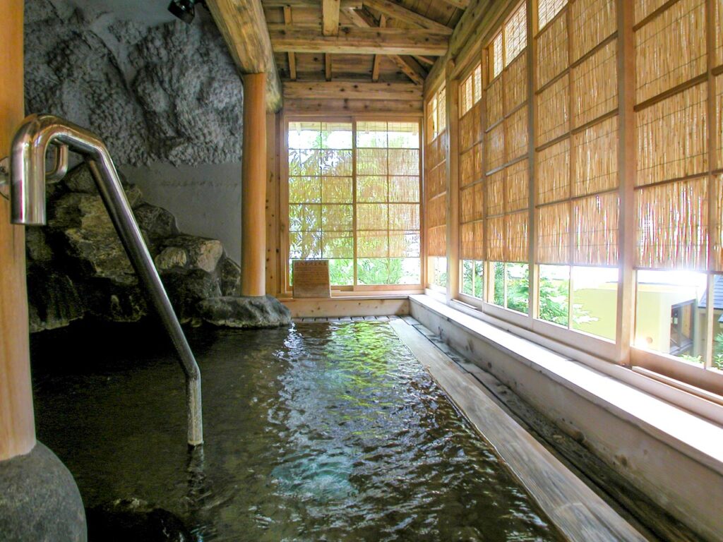 izanro iswasaki in misasa onsen,tottori,japan